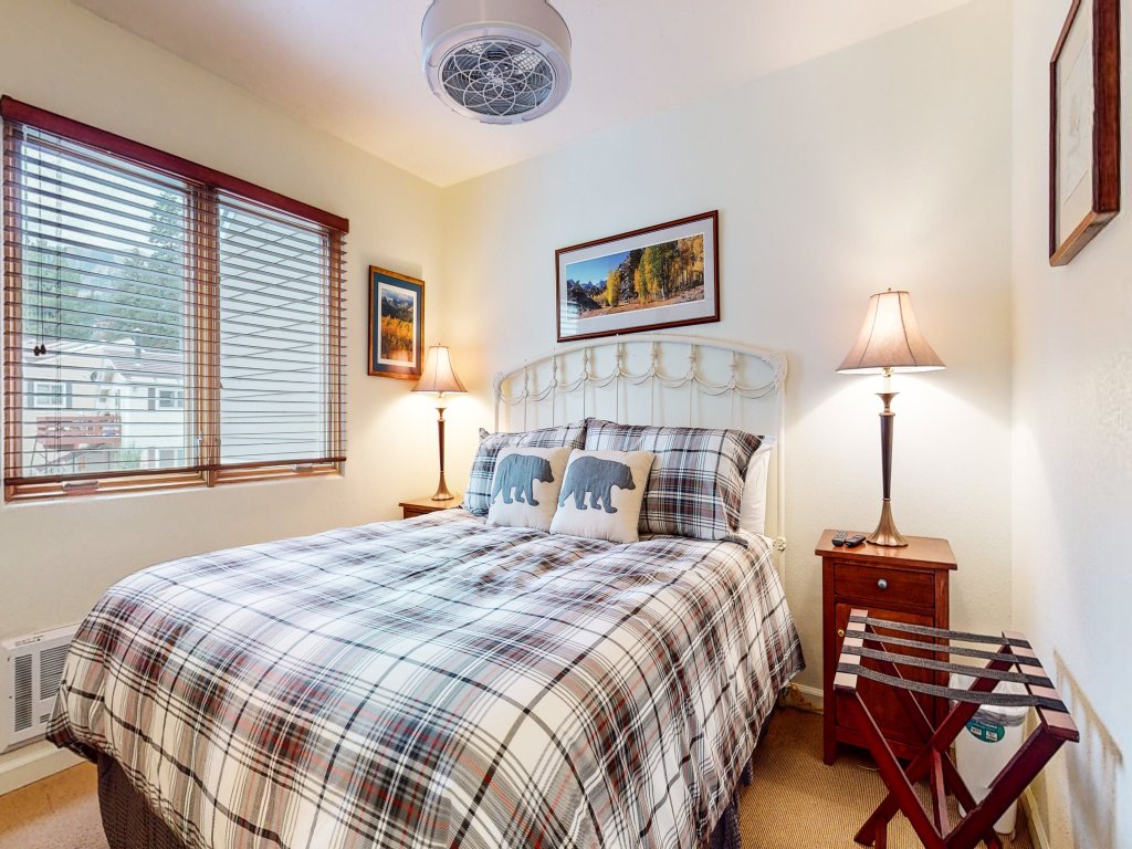 Lakeview Villas #26 Vacation Rental in Mammoth Lakes - RedAwning