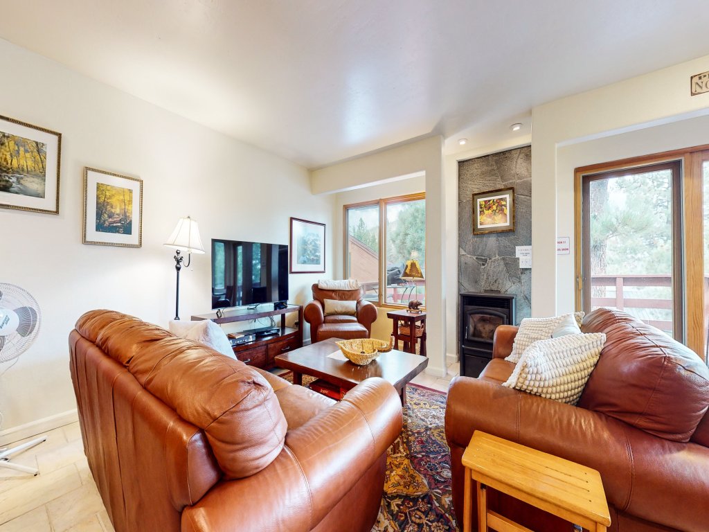 Lakeview Villas #26 Vacation Rental in Mammoth Lakes - RedAwning