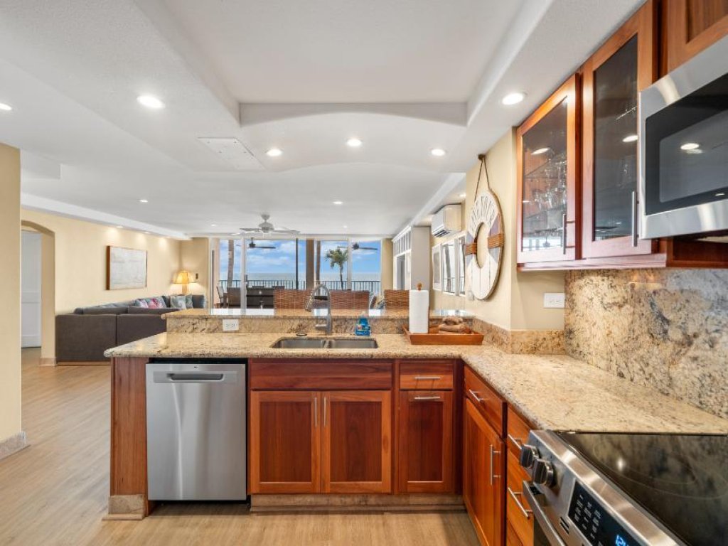 ROYAL MAUIAN, #218^ Vacation Rental in Hawaii - RedAwning