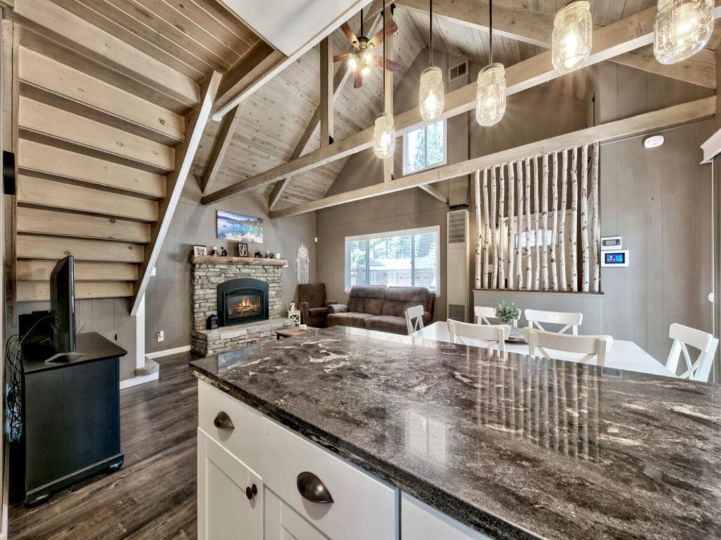 CYH0876 - Island Cabin Vacation Rental in California - RedAwning