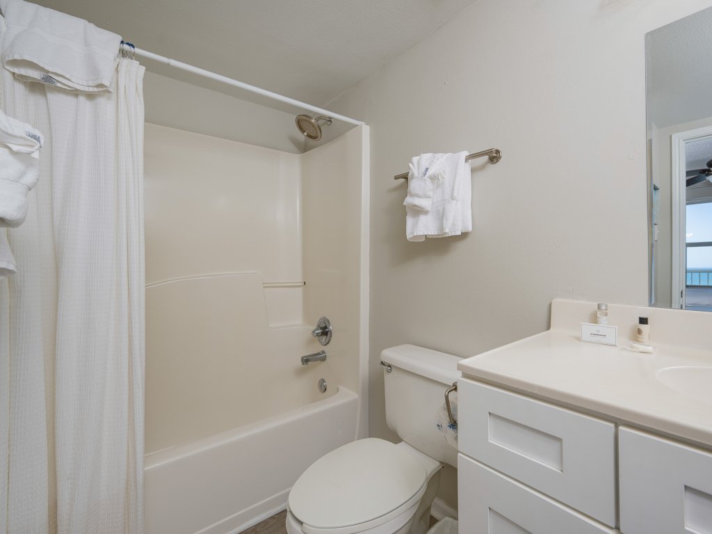 Tradewinds 806 Vacation Rental in Orange Beach - RedAwning