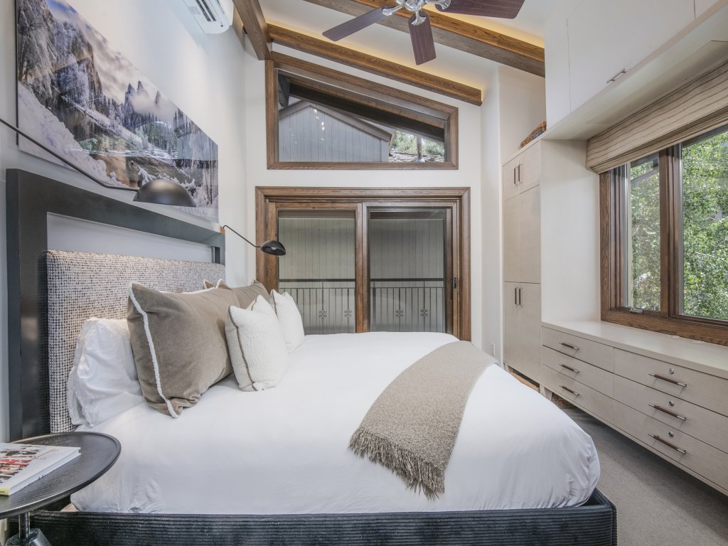 Wall St. #308 Vacation Rental in Vail - RedAwning