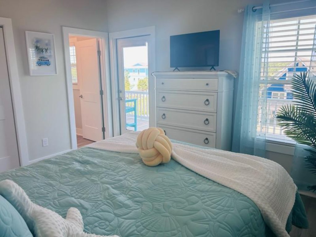 Coastal Chaos / 303 Sand Piper Ln Vacation Rental in Holden Beach - RedAwning