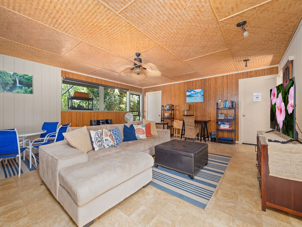 Magic Sands Light Hawaii Oasis Vacation Rental in Kailua Kona - RedAwning
