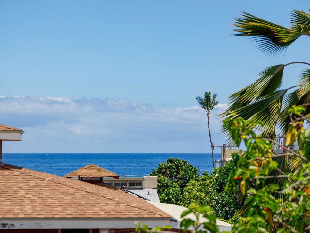 Magic Sands Light Hawaii Oasis Vacation Rental in Kailua Kona - RedAwning