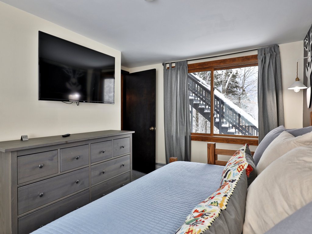 Whitetail Chalet Vacation Rental in Killington - RedAwning
