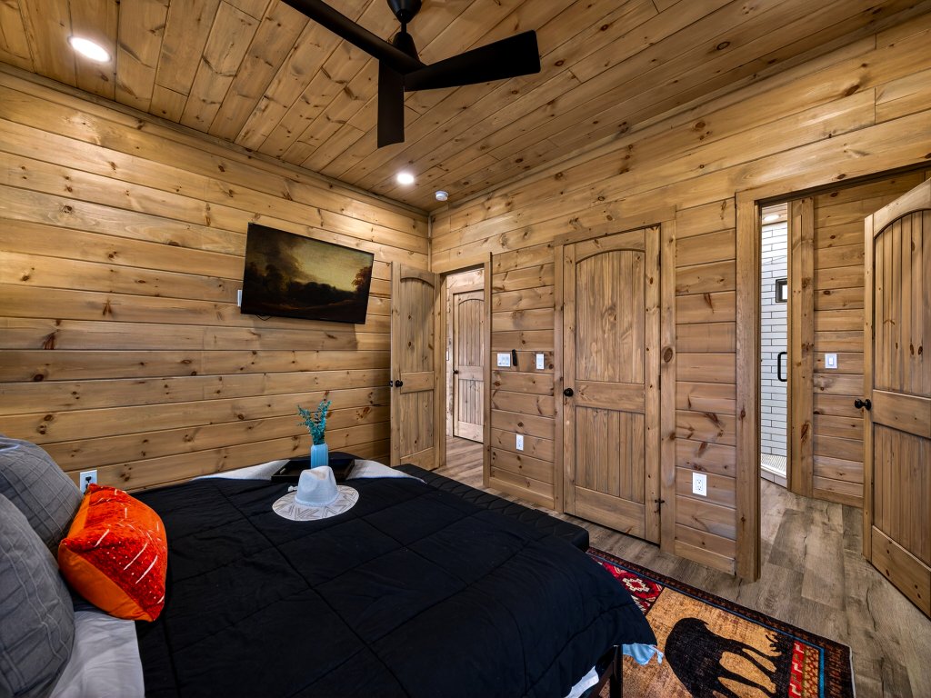 Indigo Haven Vacation Rental in Sevierville - RedAwning