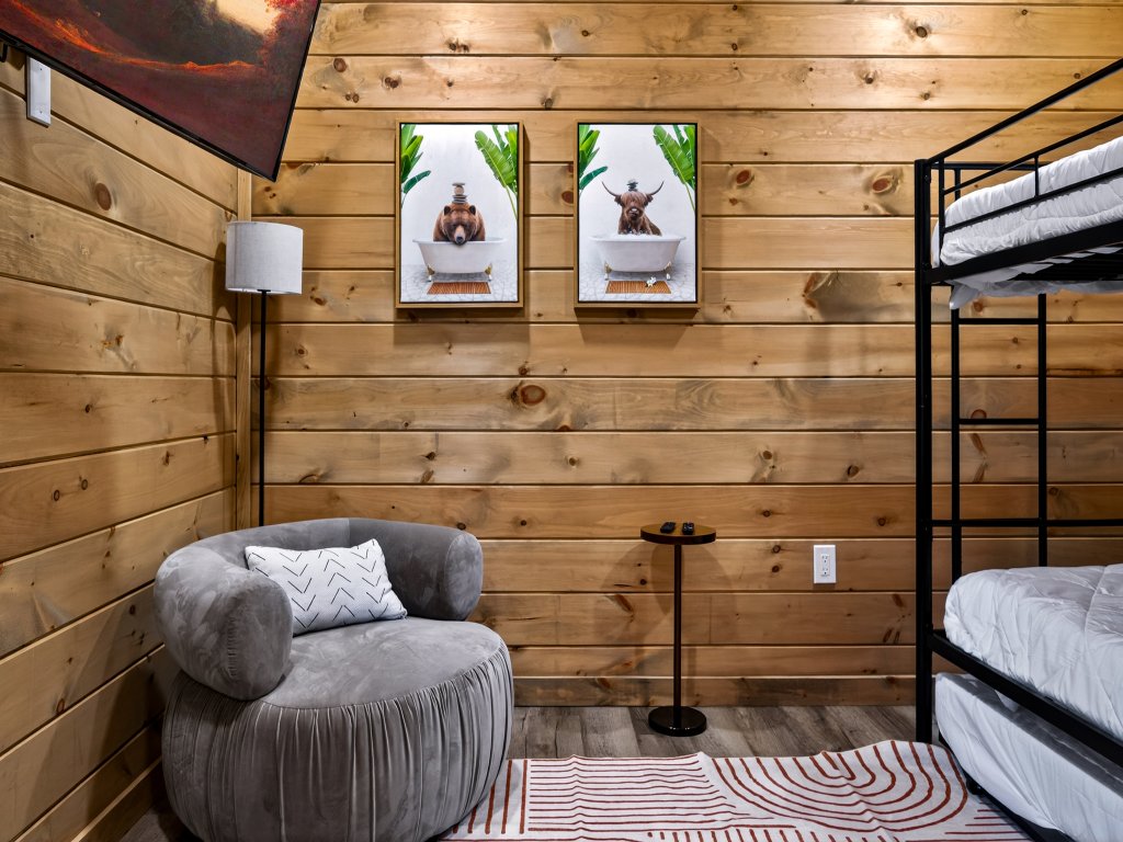 Indigo Haven Vacation Rental in Sevierville - RedAwning
