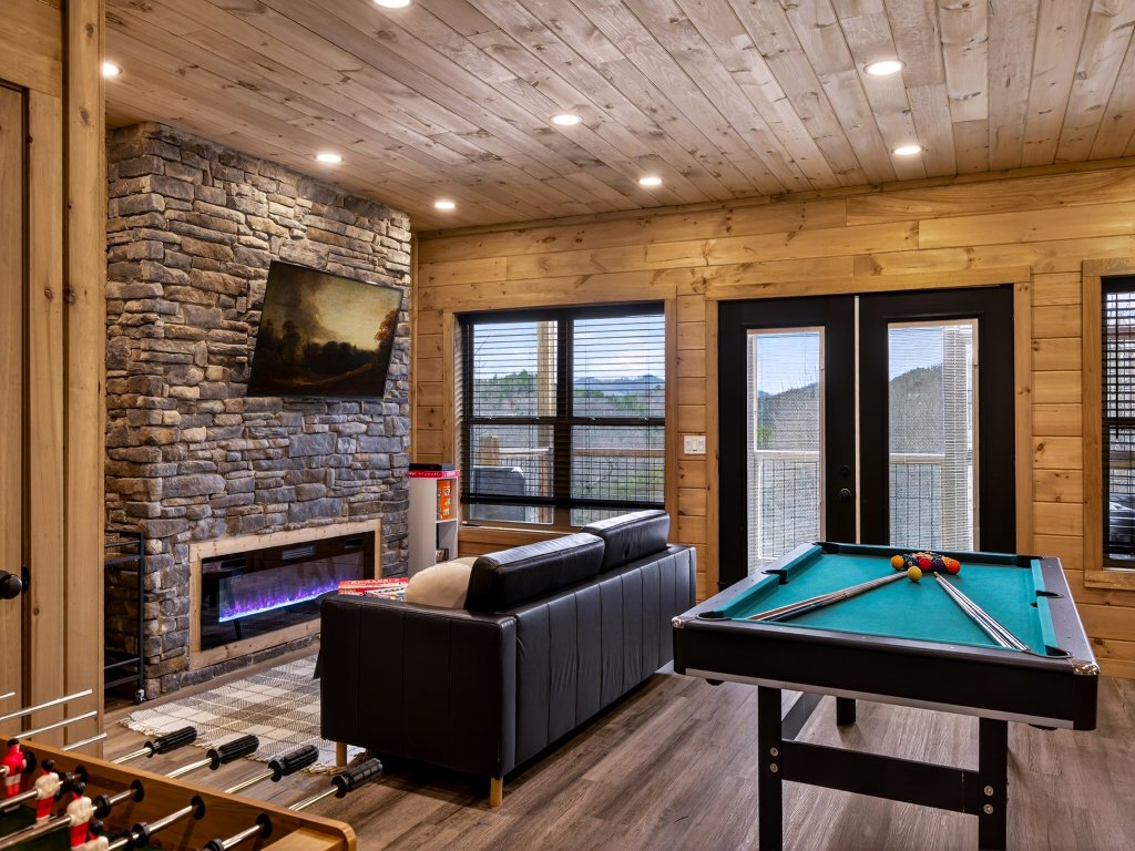 Indigo Haven Vacation Rental in Sevierville - RedAwning