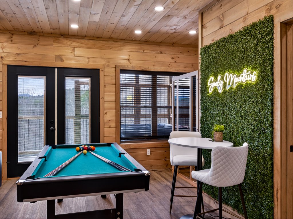 Indigo Haven Vacation Rental in Sevierville - RedAwning