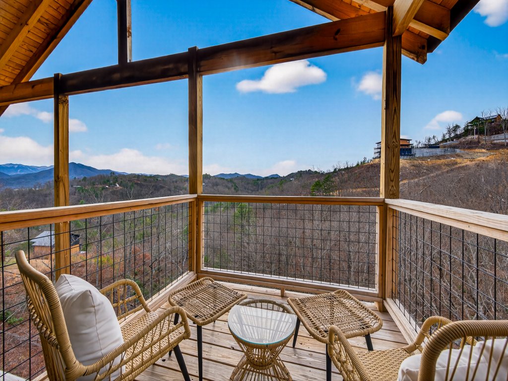 Indigo Haven Vacation Rental in Sevierville - RedAwning