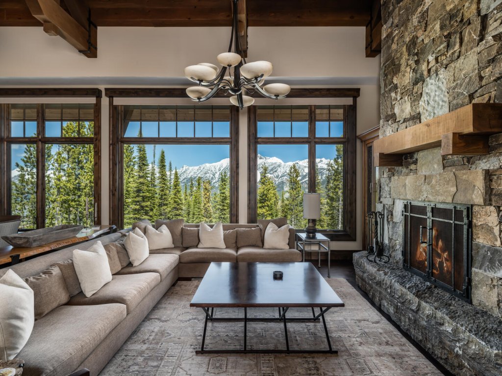 7 Renegade Rd Vacation Rental in Big Sky - RedAwning