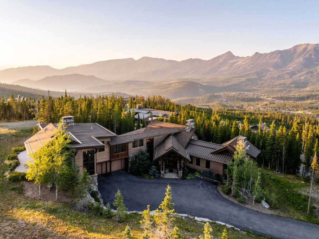 7 Renegade Rd Vacation Rental in Big Sky - RedAwning