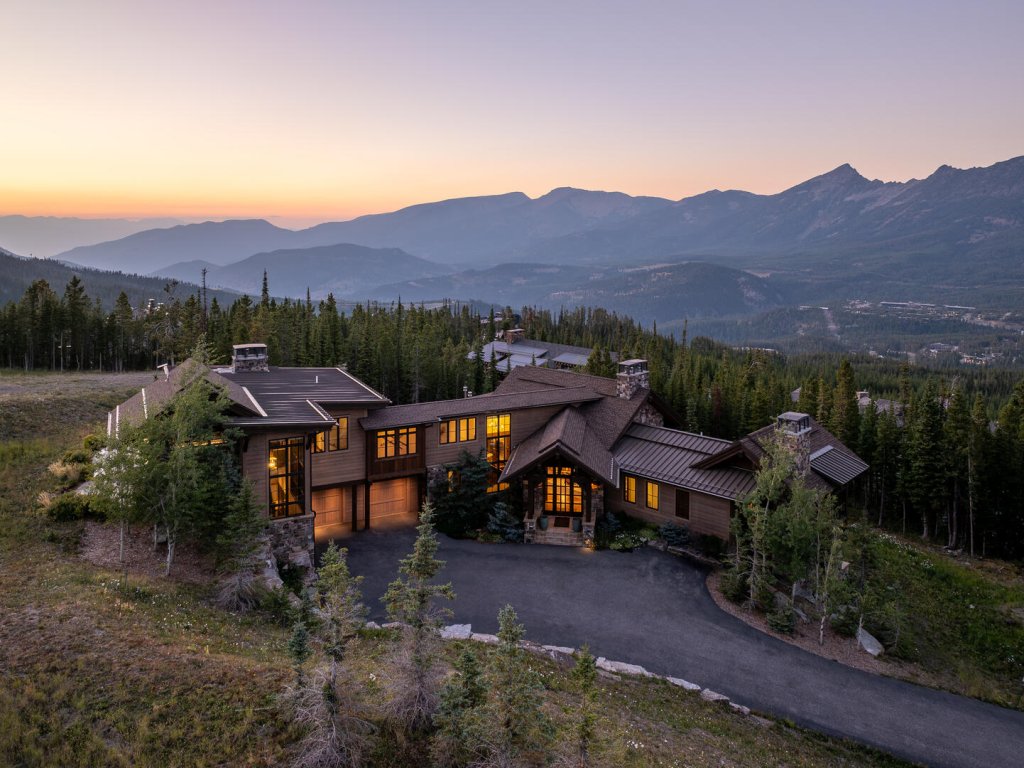 7 Renegade Rd Vacation Rental in Big Sky - RedAwning