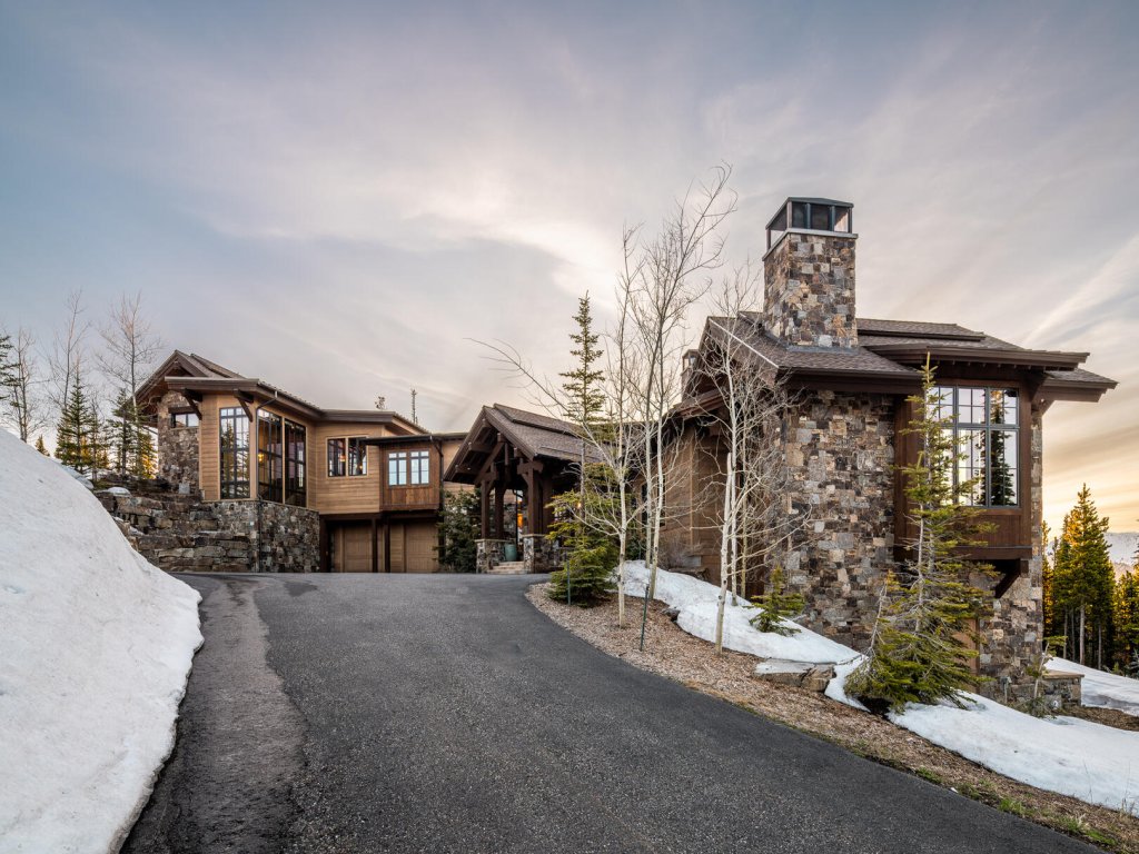 7 Renegade Rd Vacation Rental in Big Sky - RedAwning