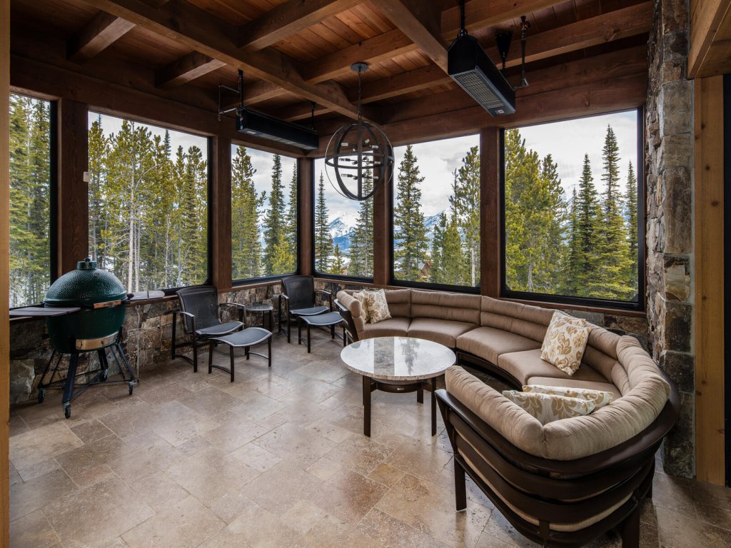 7 Renegade Rd Vacation Rental in Big Sky - RedAwning