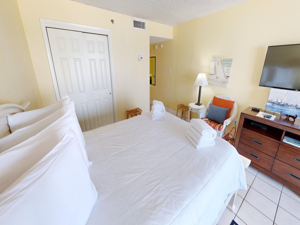 Islander Beach Resort 302 Vacation Rental in Fort Walton Beach - RedAwning