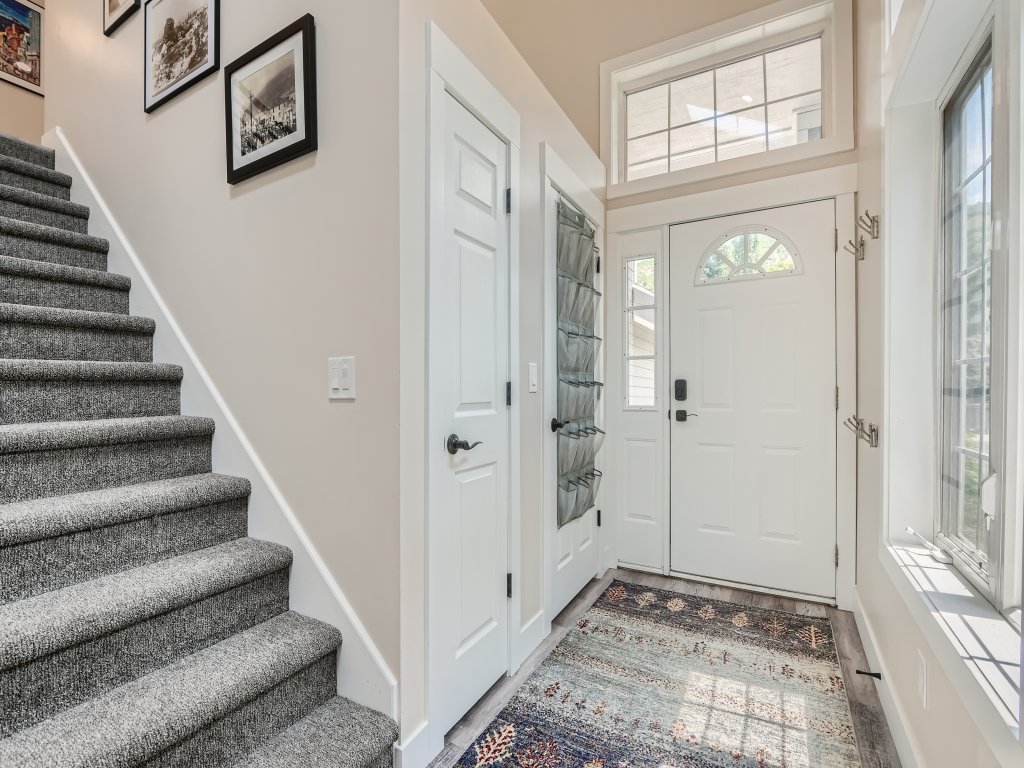 Chalet Central Walk to Main Street and Skiing 1269 Vacation Rental in Park City - RedAwning