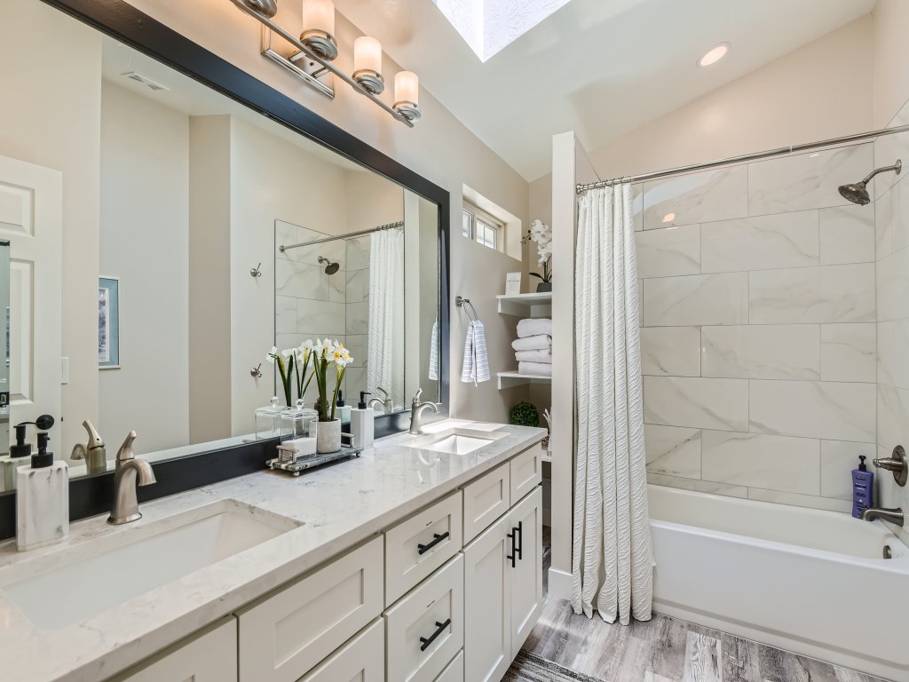 Chalet Central Walk to Main Street and Skiing 1269 Vacation Rental in Park City - RedAwning