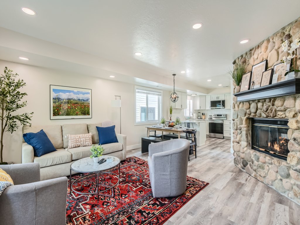Chalet Central Walk to Main Street and Skiing 1269 Vacation Rental in Park City - RedAwning