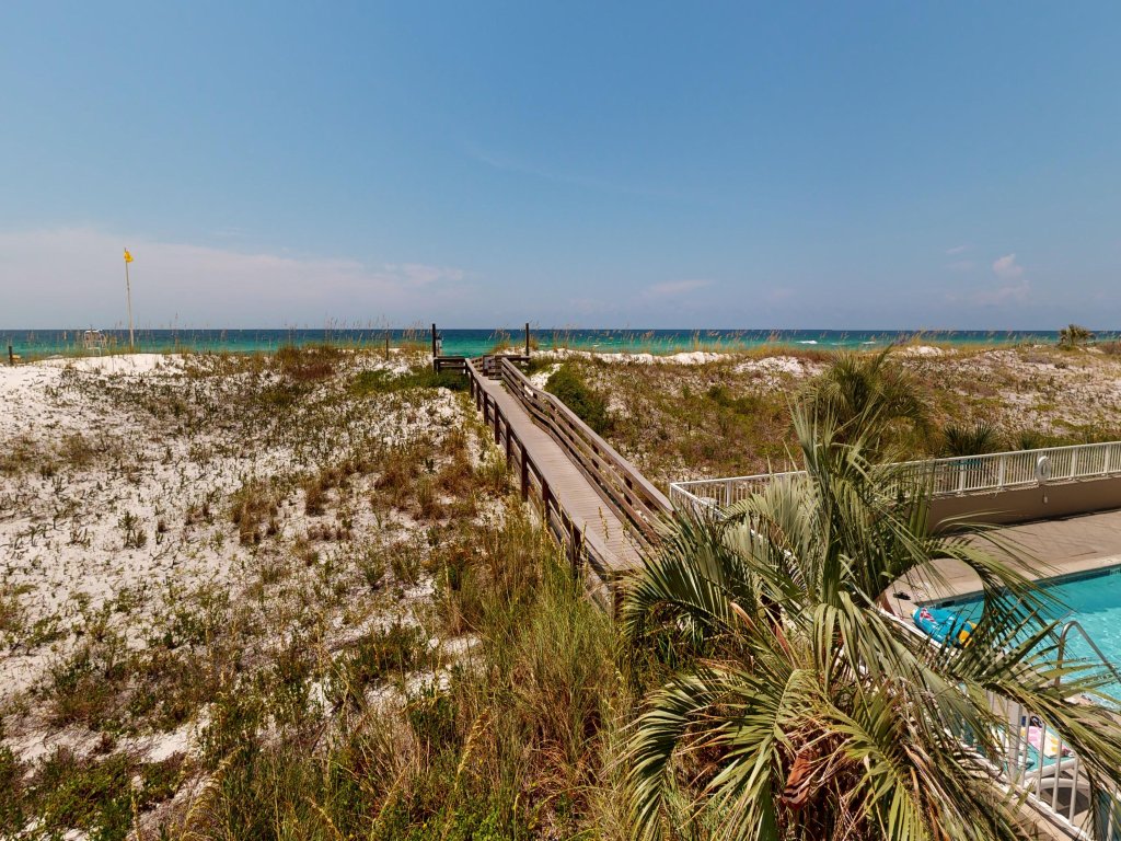 Gulf Dunes 102 Vacation Rental in Florida - RedAwning