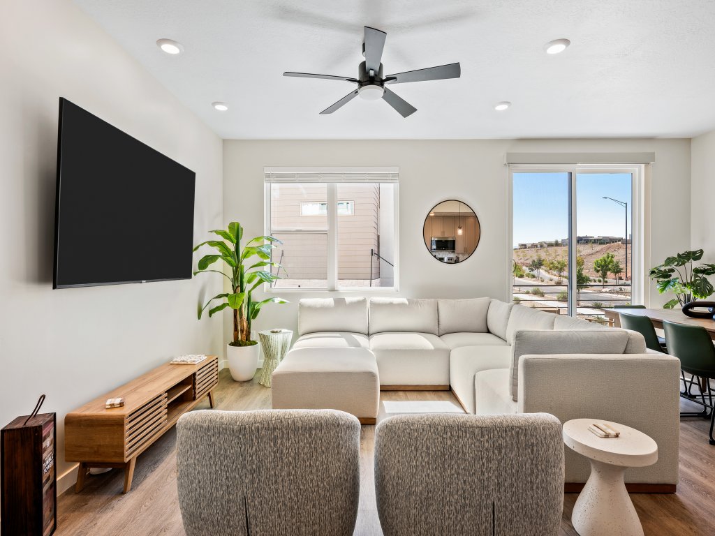 Lagoon Desert Retreat Vacation Rental in St. George - RedAwning