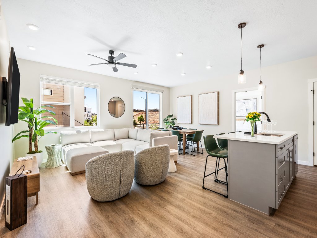 Lagoon Desert Retreat Vacation Rental in St. George - RedAwning
