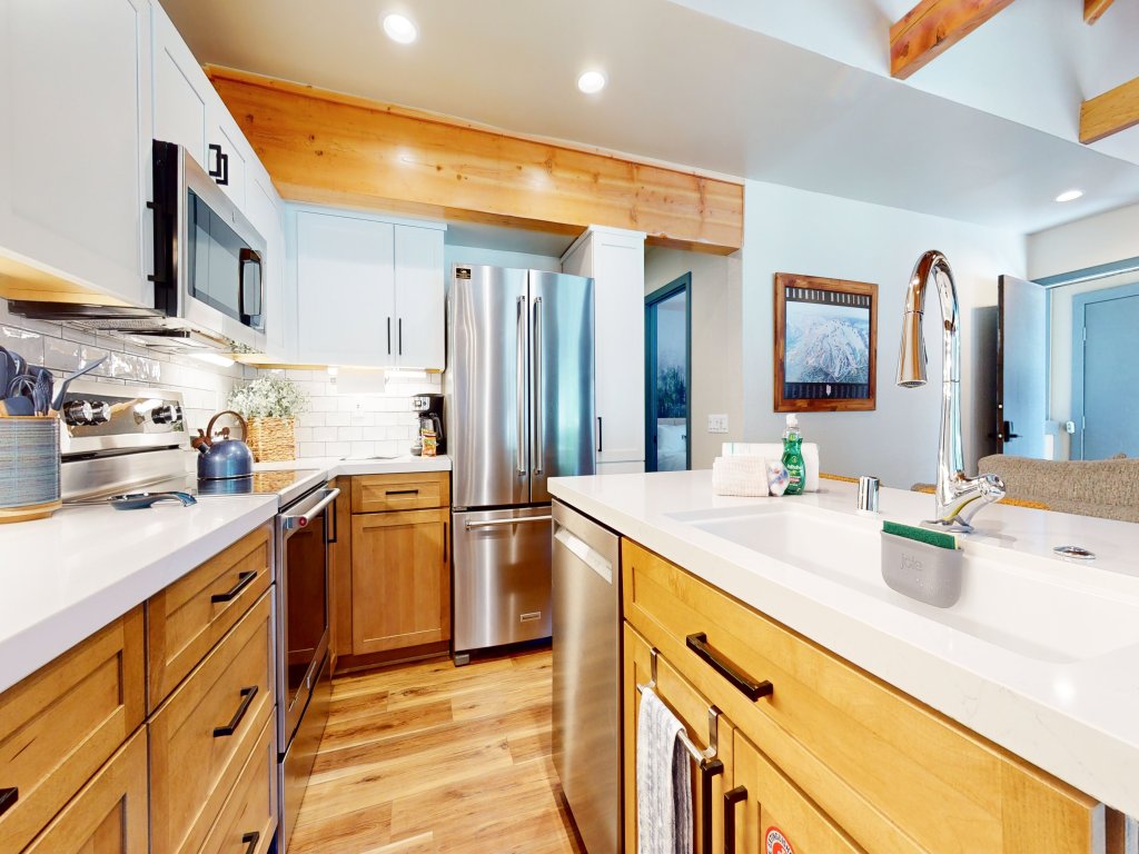 Bigwood #45 Vacation Rental in Mammoth Lakes - RedAwning