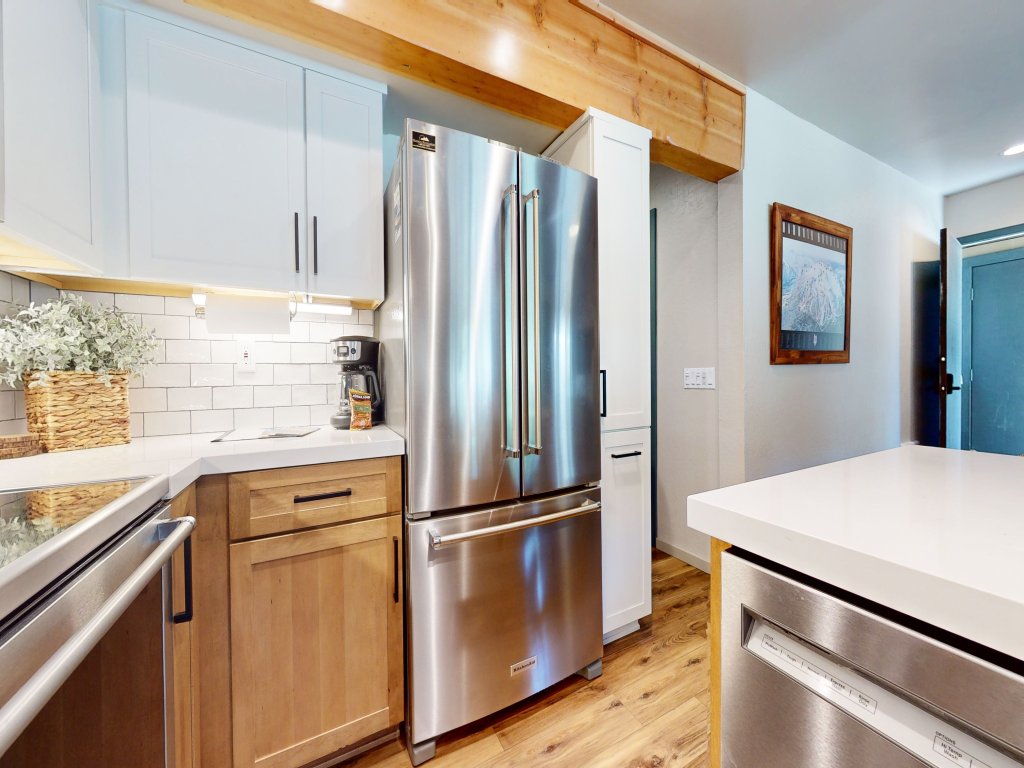 Bigwood #45 Vacation Rental in Mammoth Lakes - RedAwning