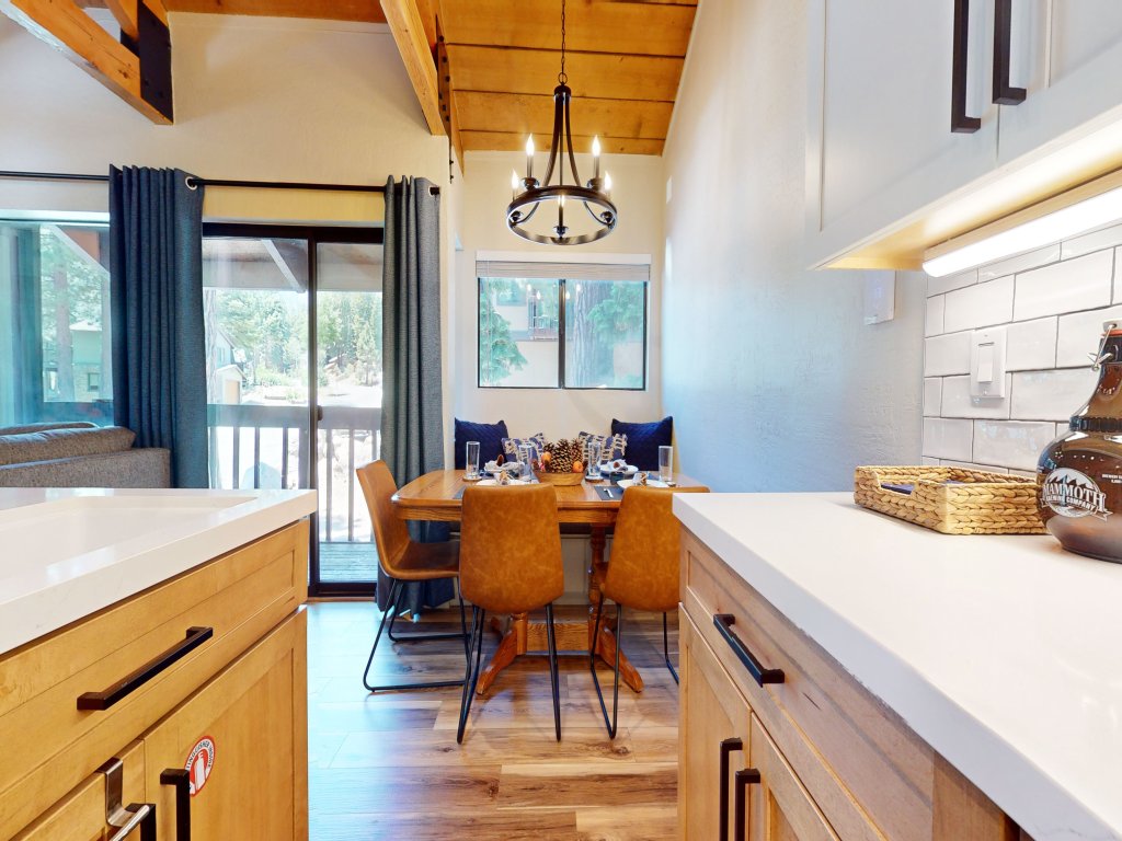 Bigwood #45 Vacation Rental in Mammoth Lakes - RedAwning