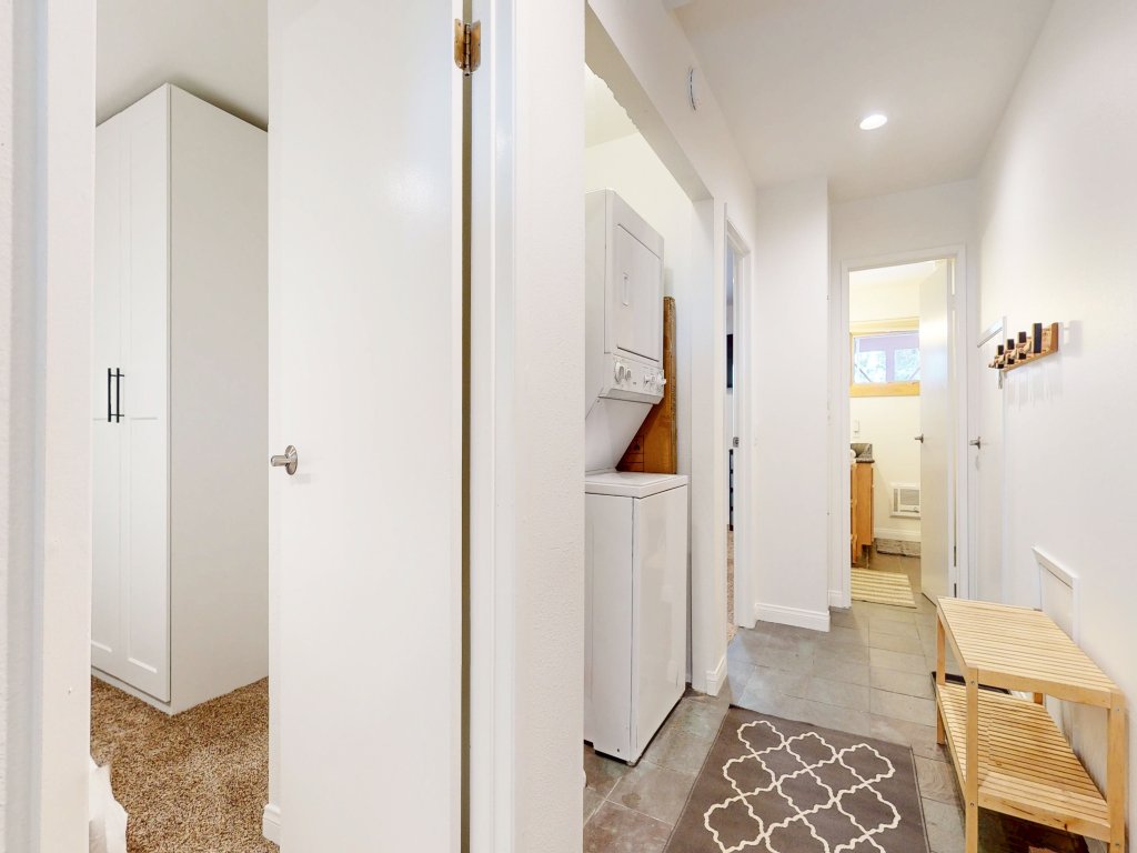 Lakeview Villas #09 Vacation Rental in Mammoth Lakes - RedAwning