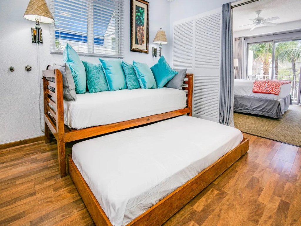Cool Cabana at Waikiki 1-Bedroom Vacation Rental in Honolulu - RedAwning