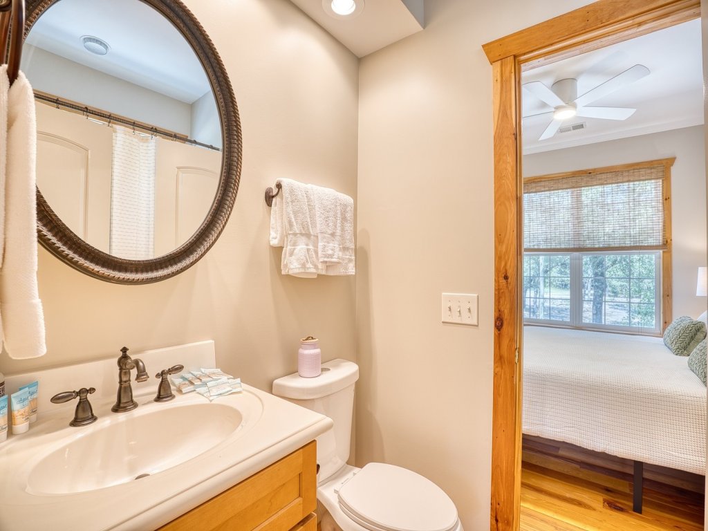 1250 River Cottage Vacation Rental in Longs - RedAwning