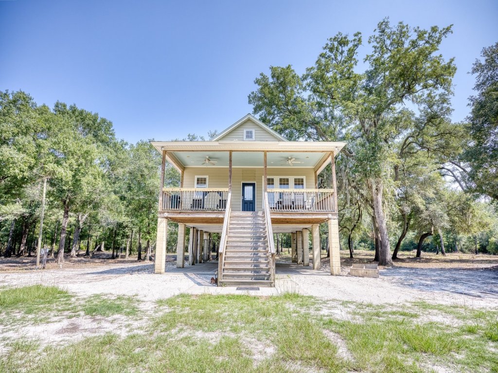 1250 River Cottage Vacation Rental in Longs - RedAwning