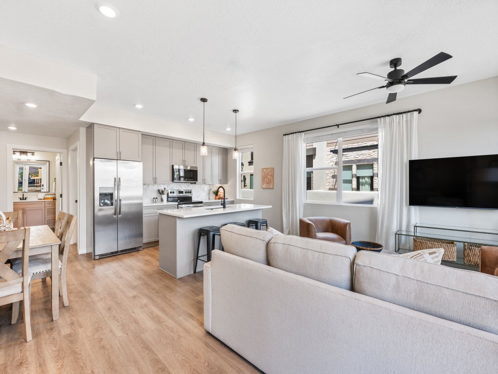 Paradise Cove Vacation Rental in St. George - RedAwning