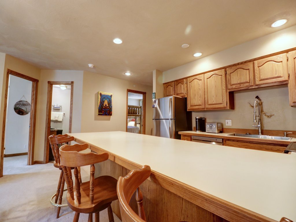 SB102 Snowbridge 2Br 2Ba Vacation Rental in Copper Mountain - RedAwning