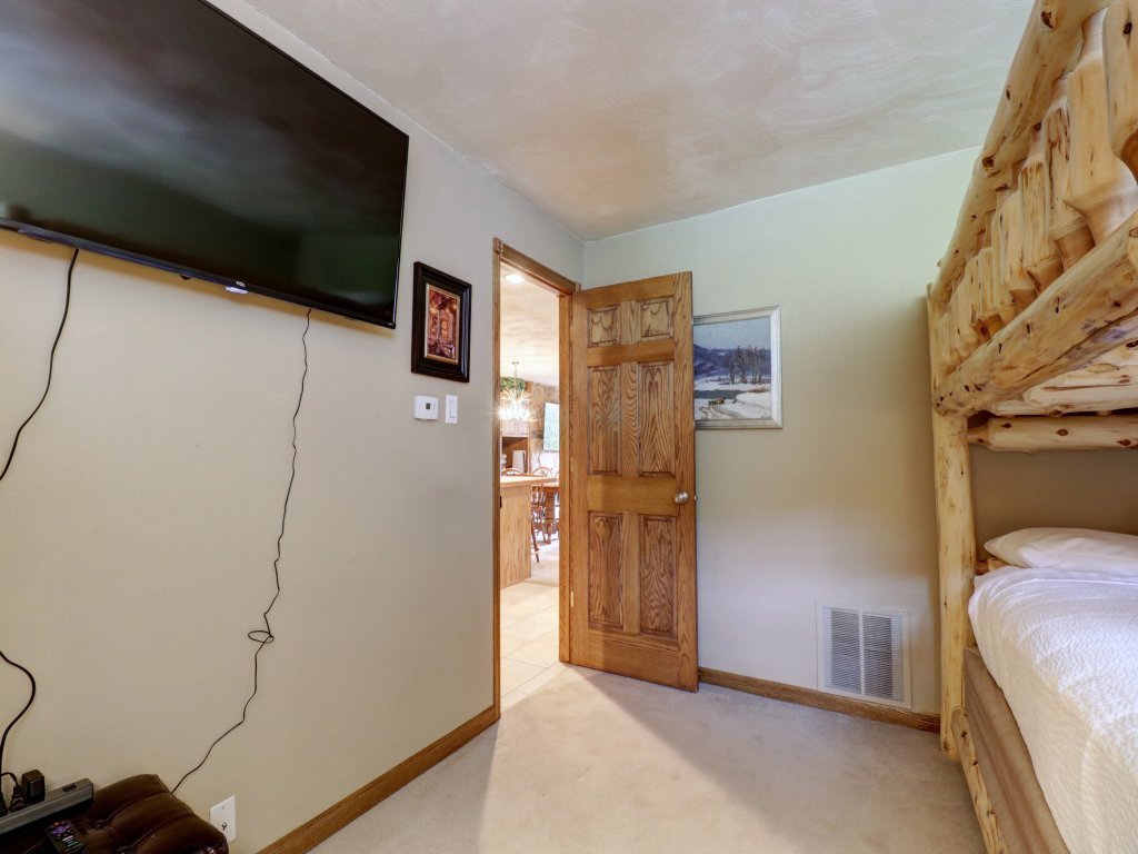 SB102 Snowbridge 2Br 2Ba Vacation Rental in Copper Mountain - RedAwning