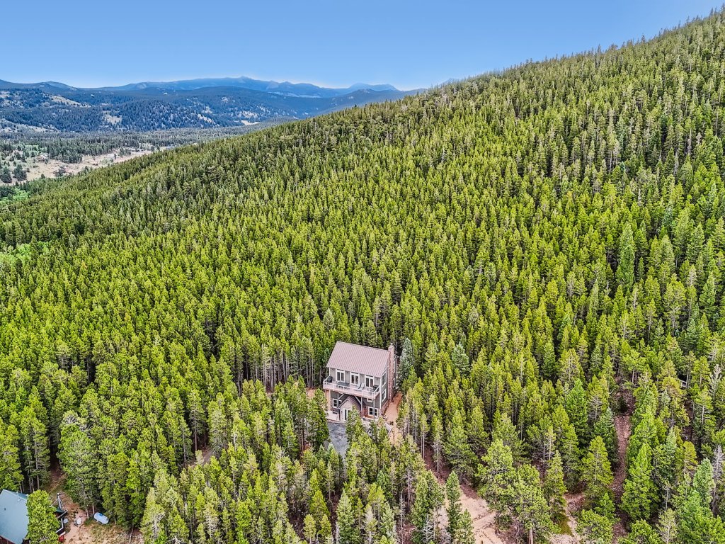 Rocky Mountain Retreat w Hot Tub Vacation Rental in Colorado - RedAwning