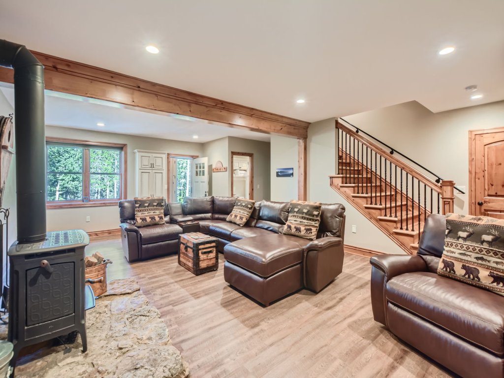Rocky Mountain Retreat w Hot Tub Vacation Rental in Colorado - RedAwning