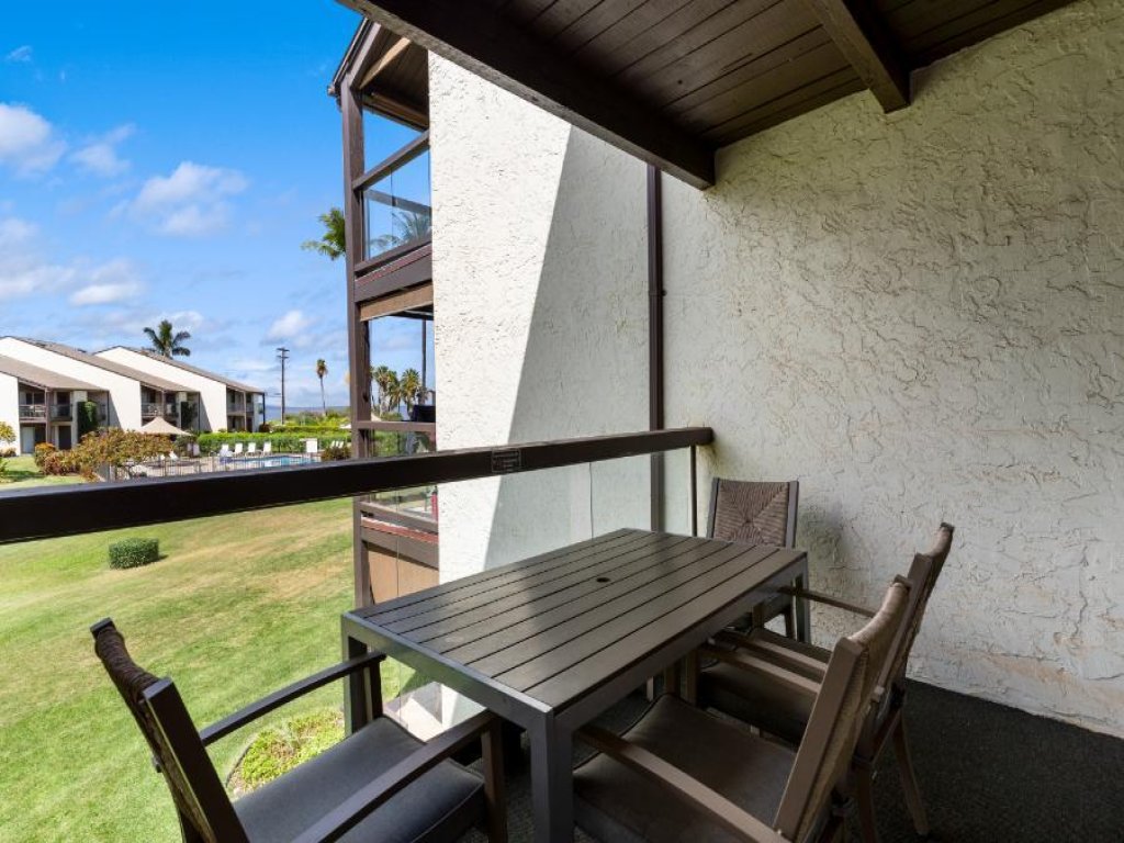 HALE KAMAOLE, #215 Vacation Rental in Kihei - RedAwning