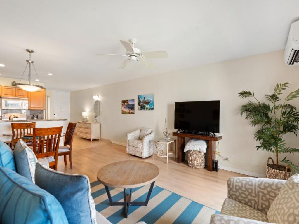 HALE KAMAOLE, #215 Vacation Rental in Kihei - RedAwning