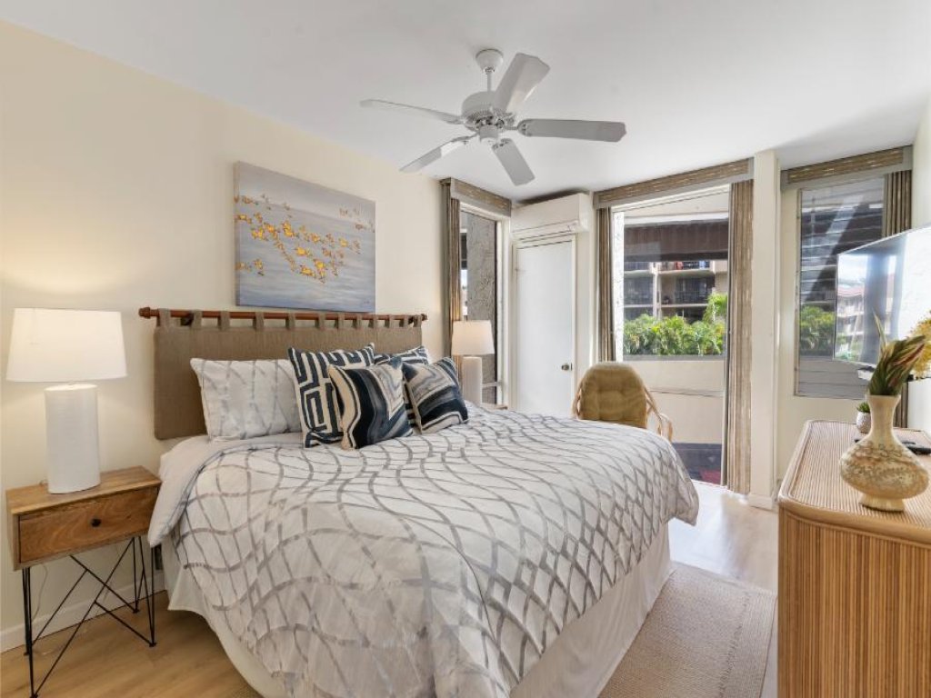 HALE KAMAOLE, #215 Vacation Rental in Kihei - RedAwning