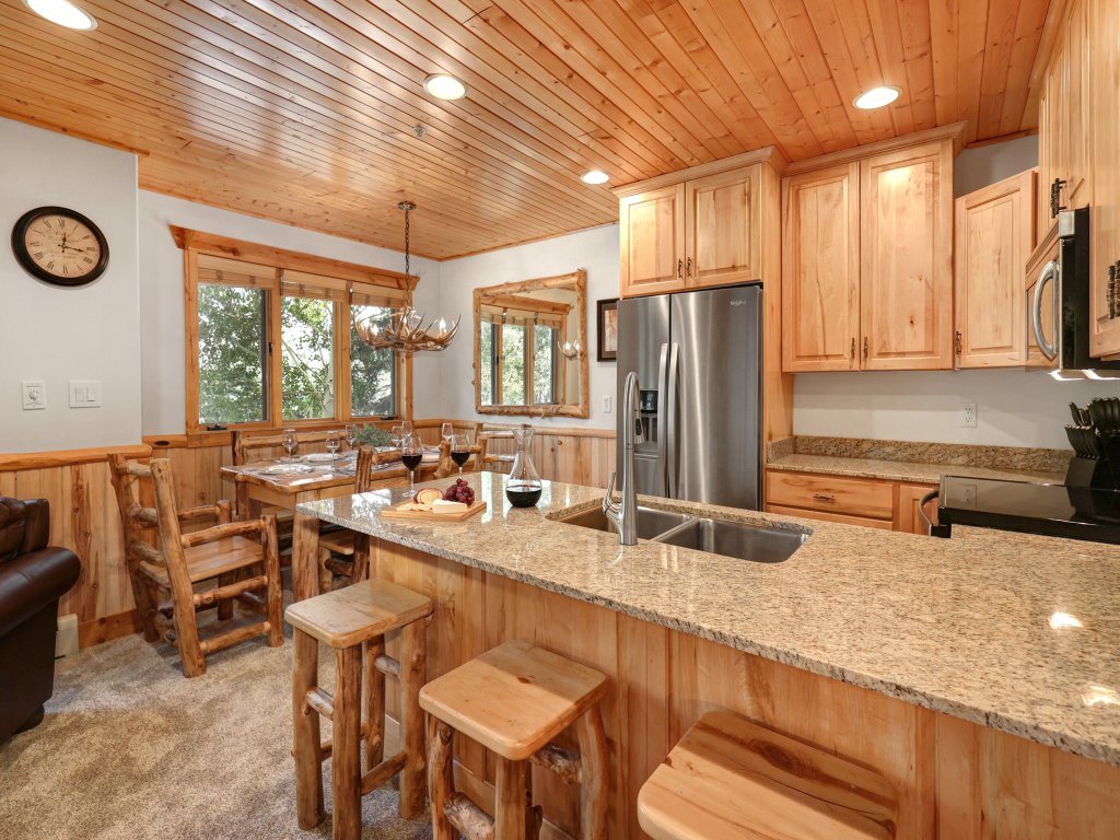 Timber Wolf Lodge 10D Vacation Rental in Park City - RedAwning