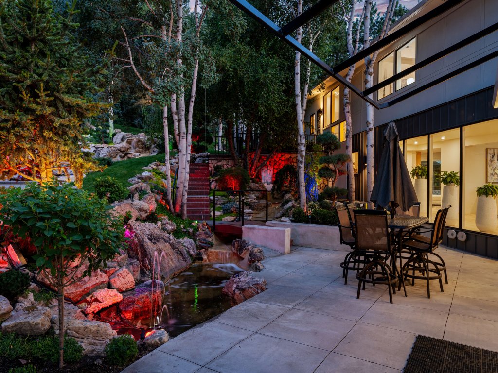 Exclusive Luxury Resort: Heated Pool & Pickleball Vacation Rental in Utah - RedAwning