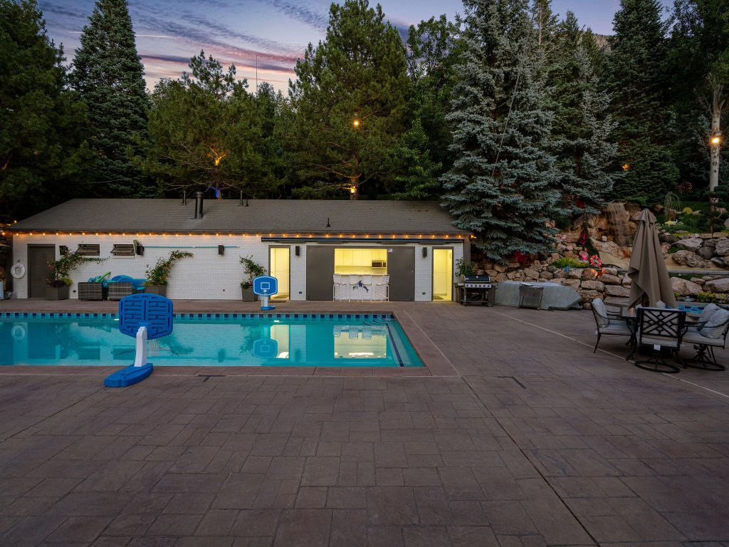 Exclusive Luxury Resort: Heated Pool & Pickleball Vacation Rental in Utah - RedAwning