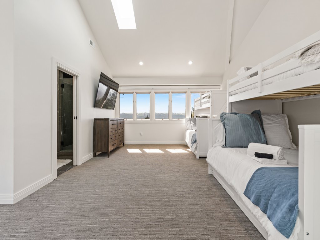 Exclusive Luxury Resort: Heated Pool & Pickleball Vacation Rental in Utah - RedAwning