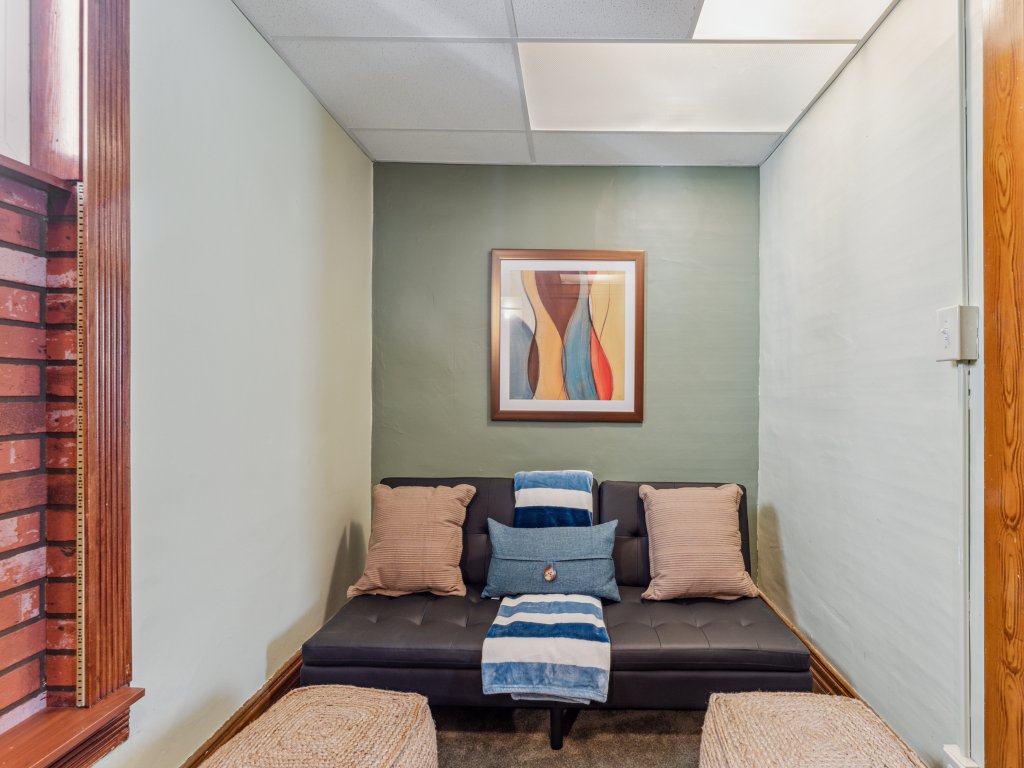 Niagara Falls Home | 2BR, Pets OK, Free Parking Vacation Rental in New York - RedAwning