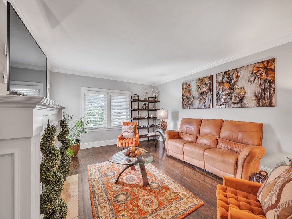 Serene & Charming 5BR Des Plaines Getaway Vacation Rental in Illinois - RedAwning