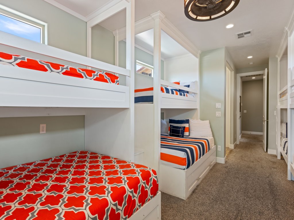 Grand Elite Retreat Vacation Rental in Utah - RedAwning