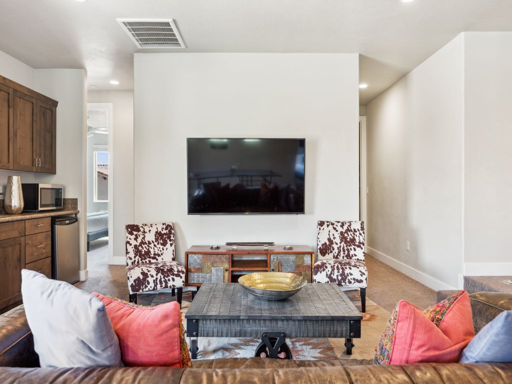 Grand Elite Retreat Vacation Rental in Utah - RedAwning
